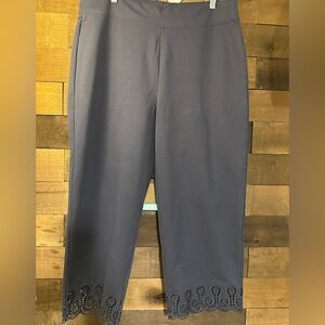 Chico's ‘Weekend’ Embroidered Eyelet Cropped Pant, size 2